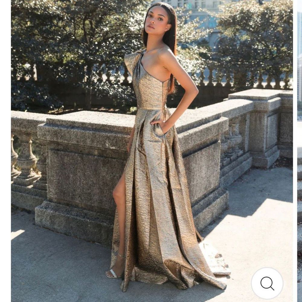 NWT Size Mac Duggal ONE-SHOULDER METALLIC BALLGOWN - Antique Bronze - Picture 10 of 16